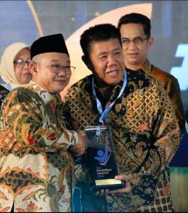 Gubernur Babel Hidayat Arsani Raih Penghargaan Nasional Validitas Data Pendidikan Terbaik 1